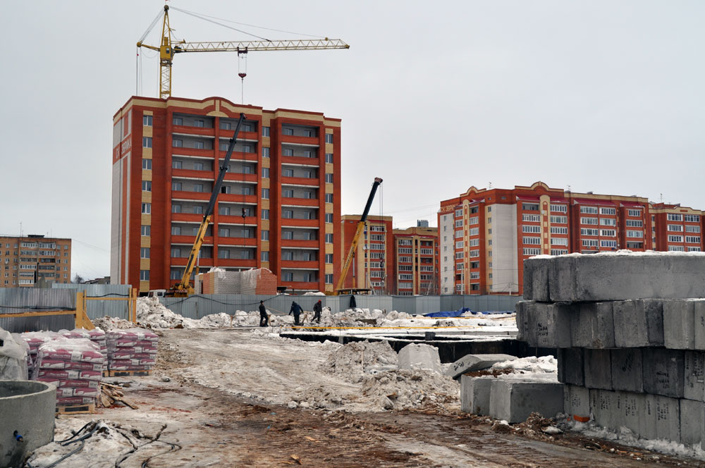 Февраль 2015года. Ведется строительство детского сада на 280 мест в южном районе города Александрова.