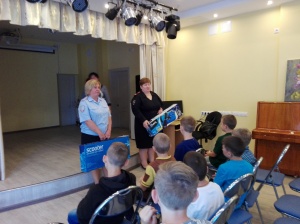 Александровские полицейские приняли участие в благотворительной акции «Помоги собрать ребенка в школу»